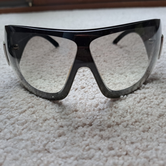 Chanel sunglasses with case & pouch - Picture 6 of 7